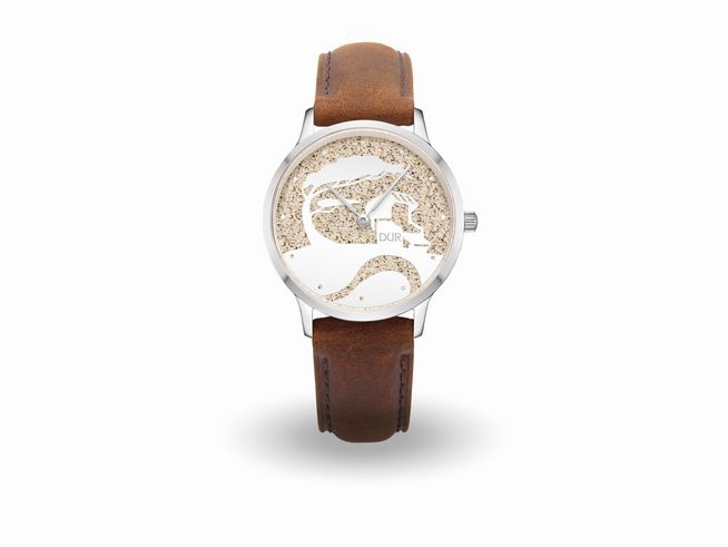 DUR Uhr Küste Strandsand DW003 aus Edelstahl mit einem Durchmesser von 36 mm und braunem Lederarmband, Zifferblatt mit Sandmotiven.