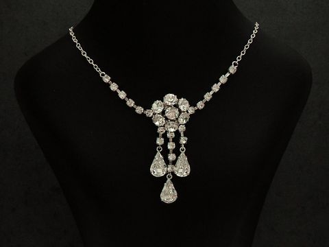 Strass Collier Kette timeless in weiß 38-45 cm von Juwelier Harnisch, gefertigt aus Sterling Silber mit silberfarbenem Finish, elegantes Design mit funkelnden Strasssteinen.