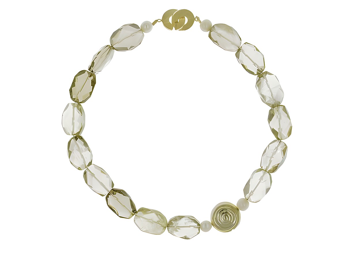 Steinkette aus Rauchquarz und Süßwasser-Zuchtperlen in Braun, 47 cm lang, mit einer eleganten Spiralform und silbernem Verschluss, ideal für stilvolle Outfits. – Ansicht 2