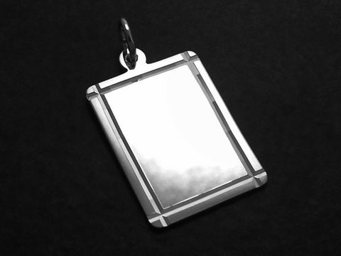Gravurplatte Anhänger Sterling Silber Diamantschliff, Hersteller Juwelier Harnisch, schlichtes und elegantes Design mit polierter Oberfläche und klaren Kanten.