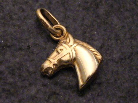 Gold Anhänger Gold 333 14x11 mm Pferdekopf von Juwelier Harnisch aus der Kategorie Tiere, detaillierte Ausführung eines Pferdekopfes, ideal für Schmuckliebhaber.
