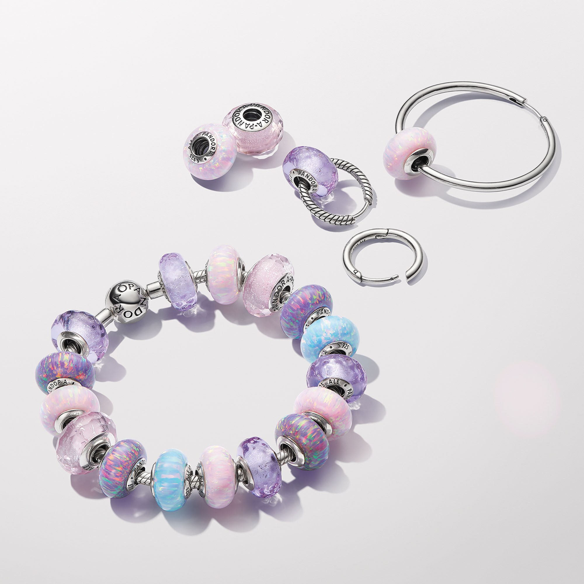 Pandora Kleine Charm-Ohrringe - Sterling Silber – Ansicht 4