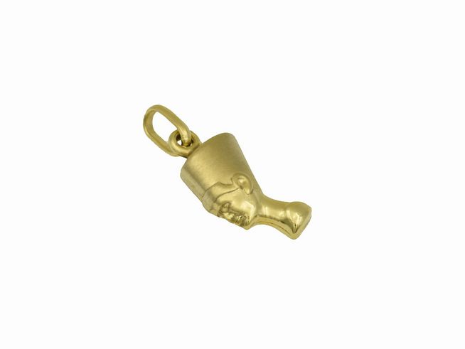 Nofretete Anhänger aus 333 Gelbgold, poliert und mattiert, mit detailreicher Darstellung des Kopfes der Nofretete, hergestellt von Juwelier Harnisch in Ägypten.