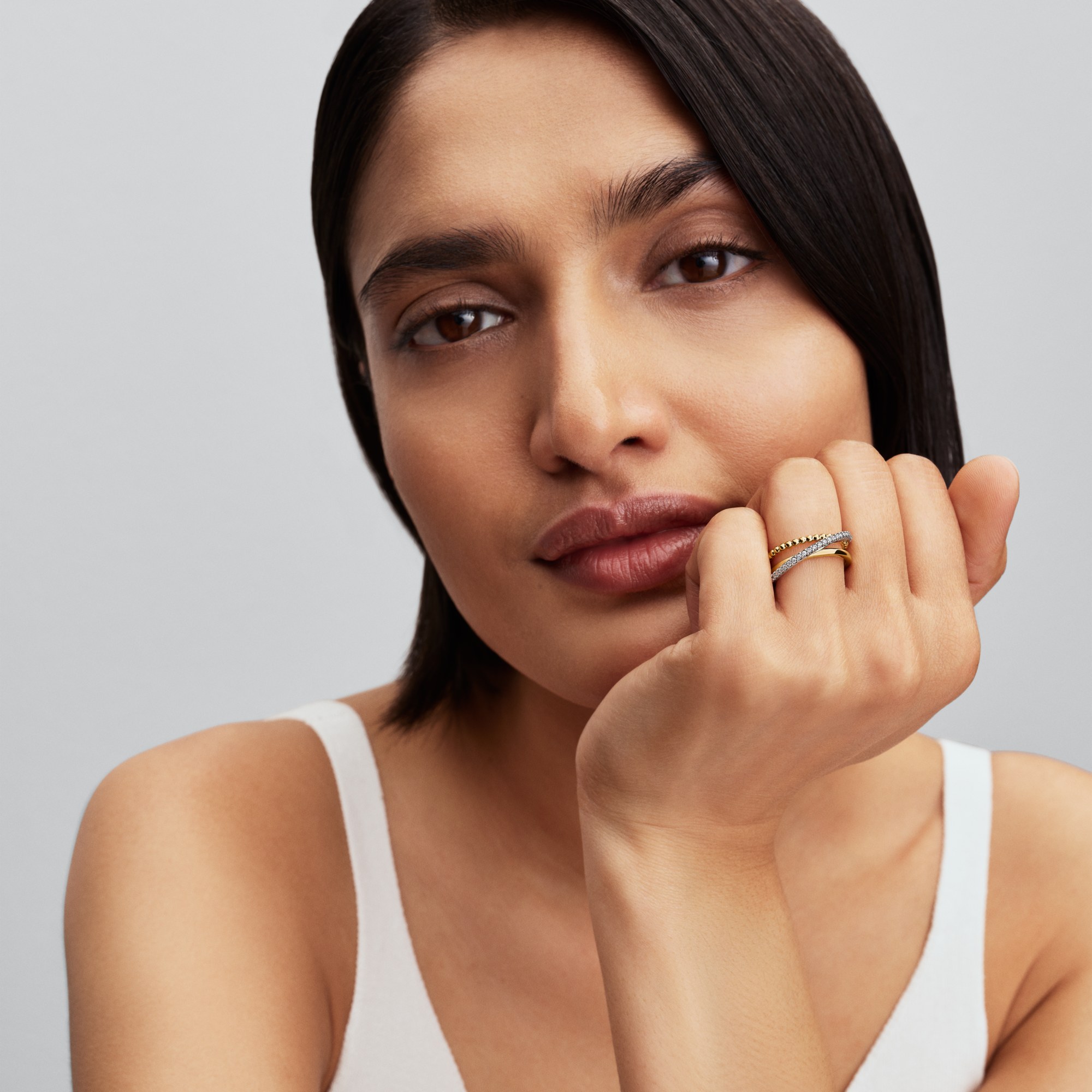 Pandora Gekreuzter Dreifacher-Bandring mit Kugeln und Pavé - Sterling Silber & Gelbgold Vergoldung - Zirkonia – Ansicht 4