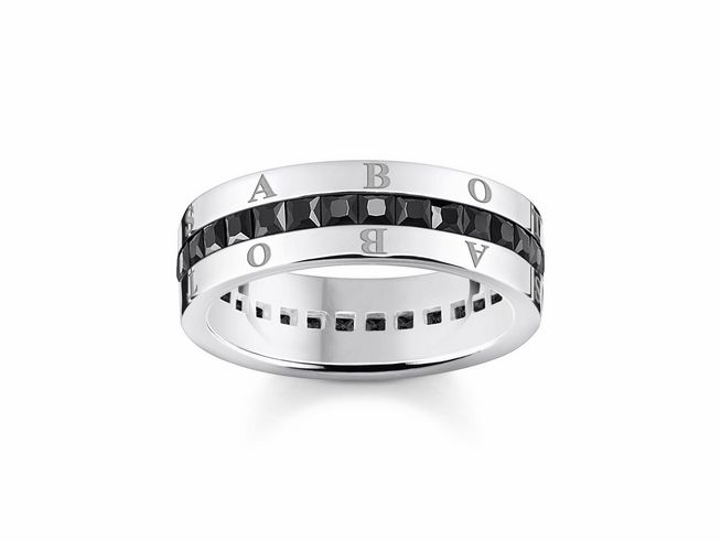 Silberner Ring von Thomas Sabo mit schwarzem Zirkonia, Doppelringdesign, Größe 62, seitlich eingeprägte Buchstaben, modern und stylisch. Ideal für besondere Anlässe.