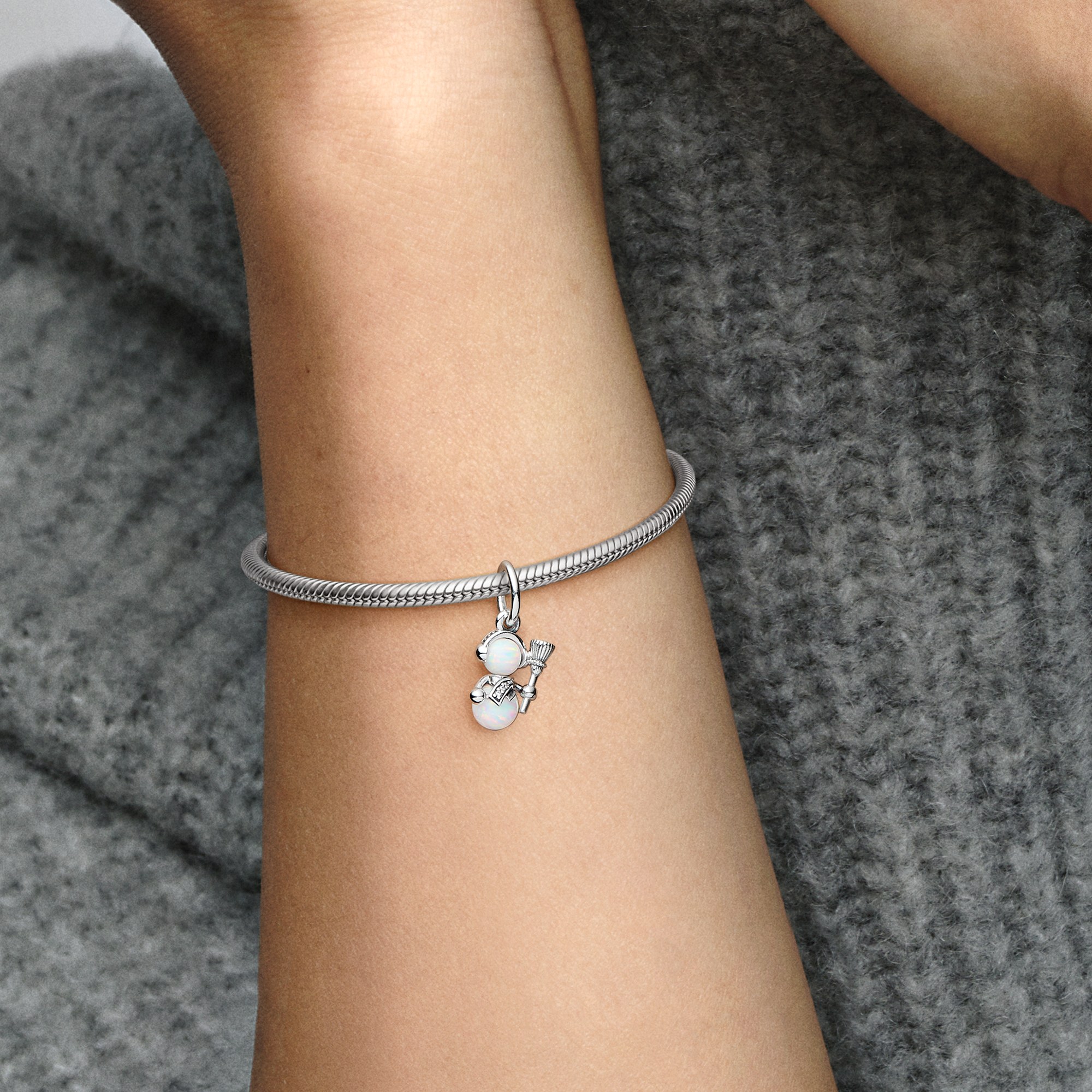 Pandora Schillernder Schneemann Charm-Anhänger - Sterling Silber - Steinmix Weiß – Ansicht 4