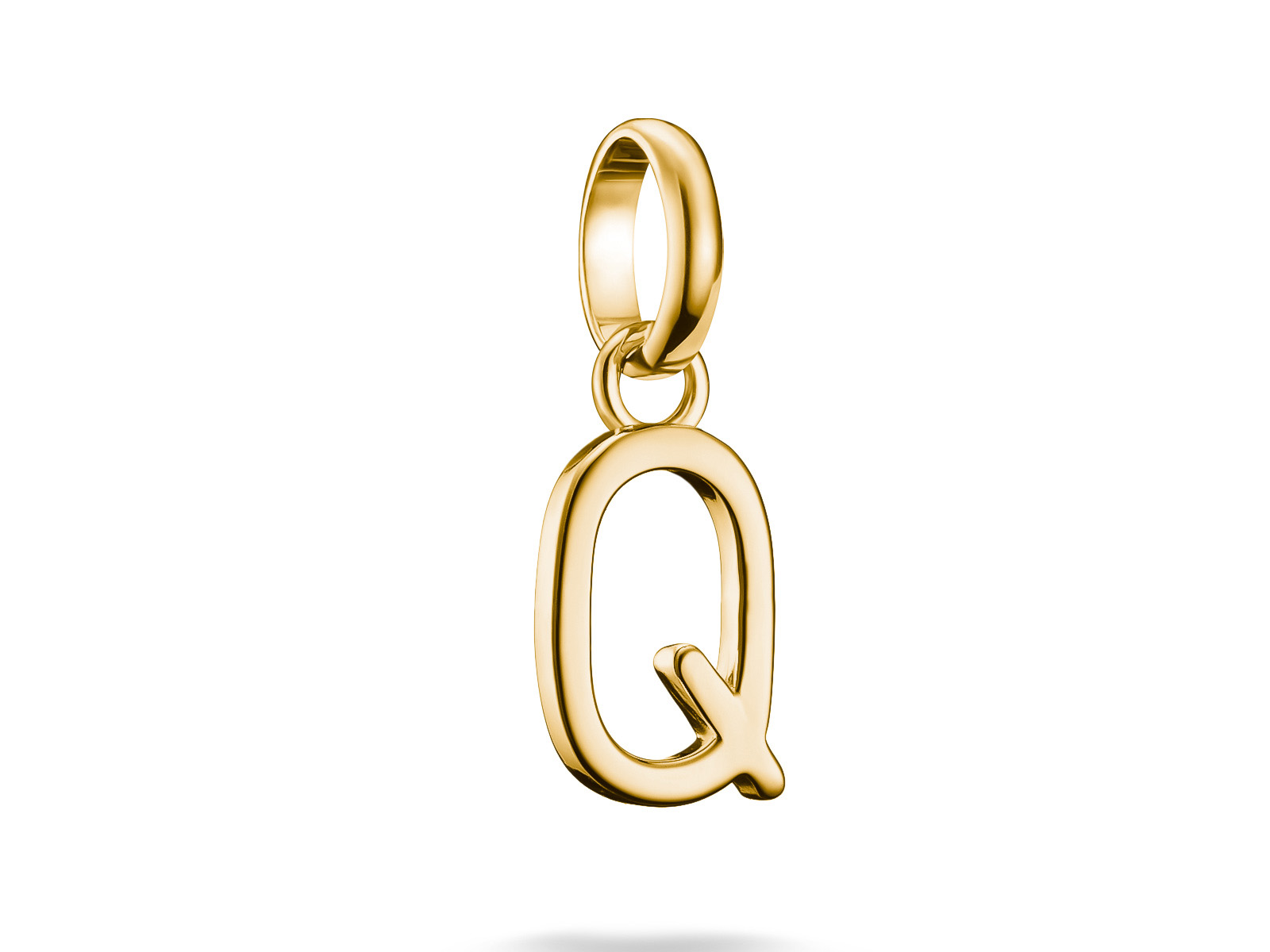 Buchstabe Q als Charm mit Öse aus Silber und vergoldetem Material von Thomas Sabo, elegant und modern, Teil der Charm Club CONNECT Kollektion. Ideal zum Personalisieren von Schmuck.