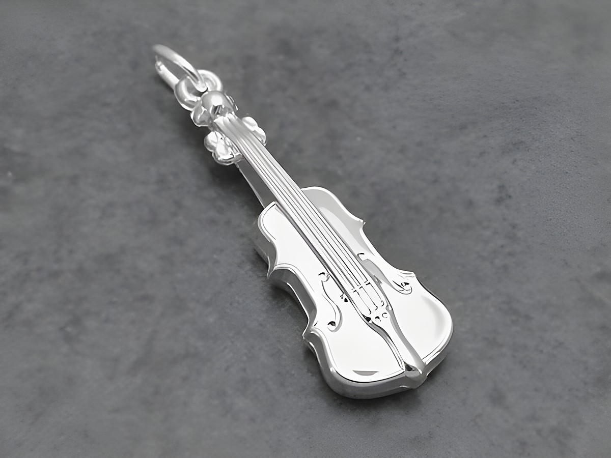 Silber Anhänger in Form einer Geige, musikalisches Design, hergestellt von Juwelier Harnisch, ideal für Musikliebhaber und als besondere Geschenkidee.