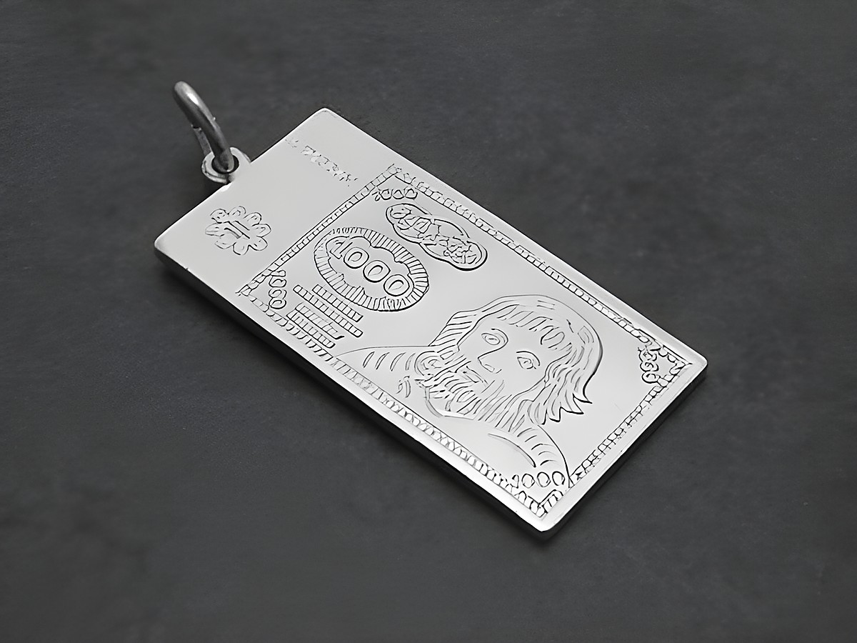Silber Anhänger in Form eines 1000 DM Geldscheins, rar und von Juwelier Harnisch. Detailreiche Motive zeigen die Gestaltung des Geldscheins und verleihen dem Anhänger einen einzigartigen Charme.