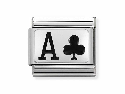 Das Bild zeigt ein stilvolles Edelstahl-Plättchen mit schwarzer Emaille. Es ist das Motiv eines Kreuz-Ass mit dem Buchstaben A, ideal für Armreifen von Nomination.