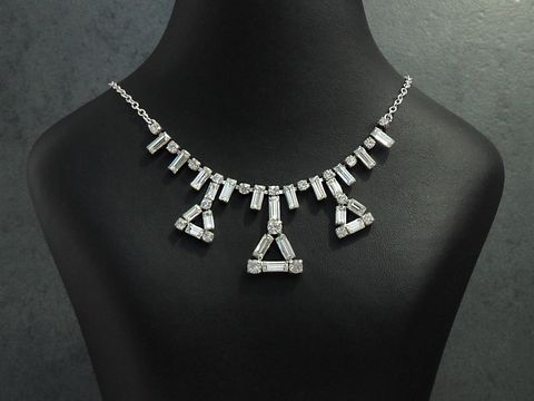 Strass Collier Kette aus Sterling Silber in silberfarben, aufregend und funkelnd, mit einer Länge von 38 bis 45 cm, hergestellt von Juwelier Harnisch, ideale Ergänzung für jeden Anlass.