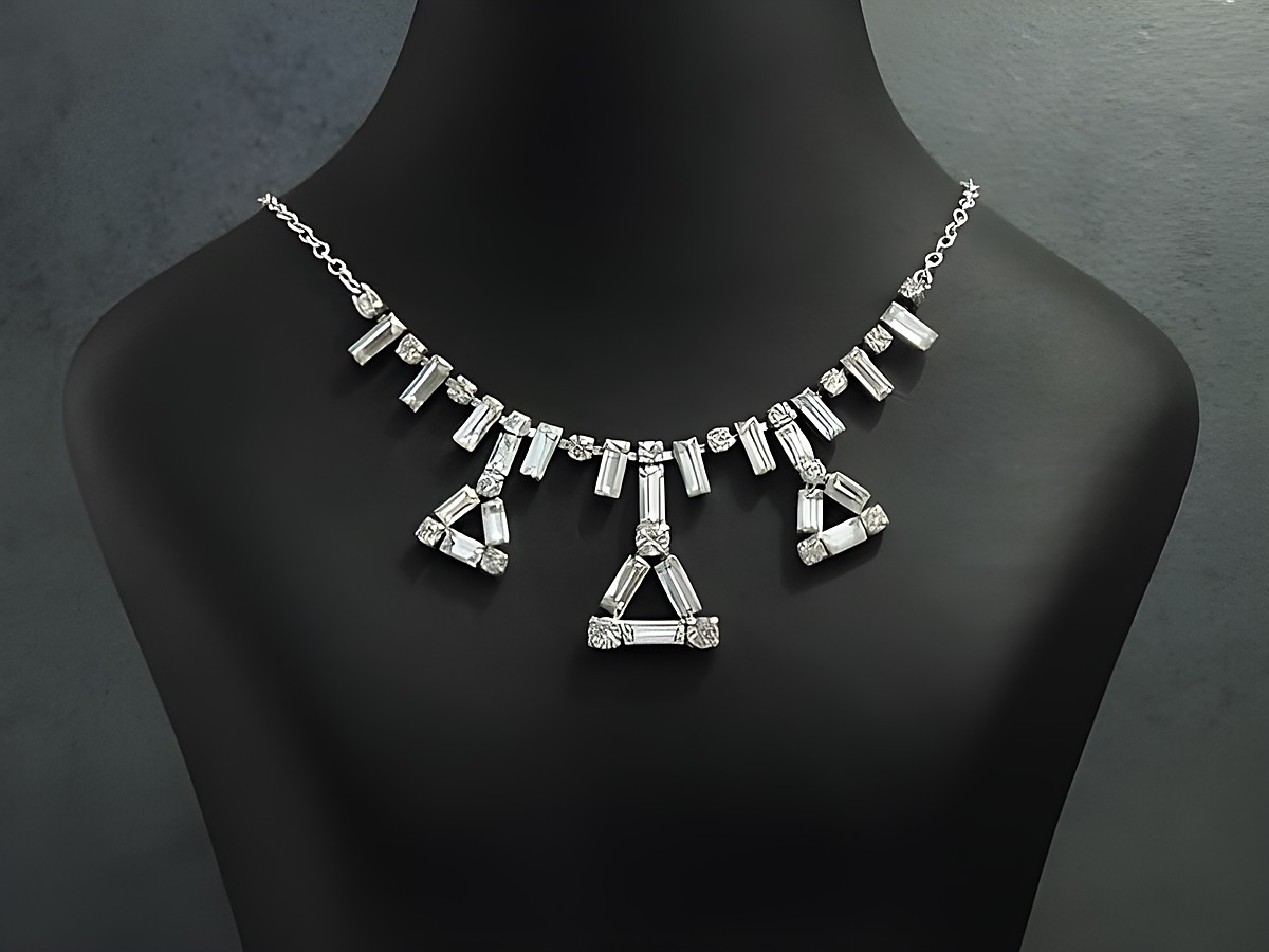 Strass Collier Kette aus Sterling Silber in silberfarben, aufregend und funkelnd, mit einer Länge von 38 bis 45 cm, hergestellt von Juwelier Harnisch, ideale Ergänzung für jeden Anlass.
