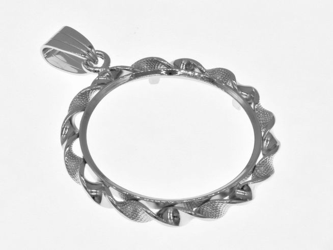 Münzfassung Anhänger aus rhodiniertem 925 Sterling Silber, maximaler Durchmesser für Münzen 26 mm, mit dekorativem Muster, ideal für Münzen bis 3,0 cm, Hersteller Juwelier Harnisch.
