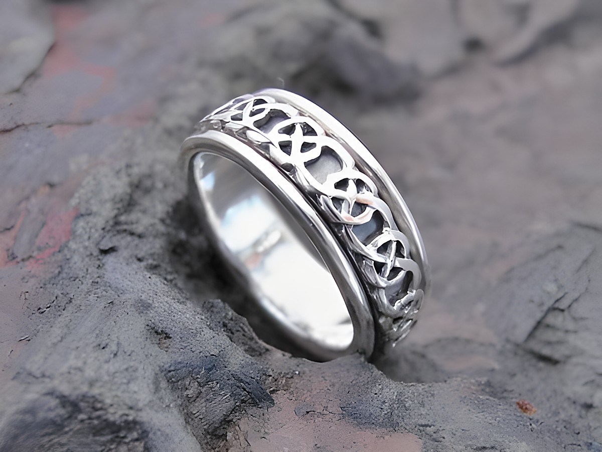 Silber Ring mit beeindruckenden, drehbaren Ornamenten in Größe 58, Hersteller Juwelier Harnisch, bis Größe 58 / 18,4.