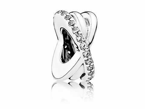 Silbernes Zwischenelement von Pandora mit Zirkonia, in eleganter Galaxie-Optik, kunstvoll gestaltet mit funkelnden Steinen, ideal für individuelle Armbänder.