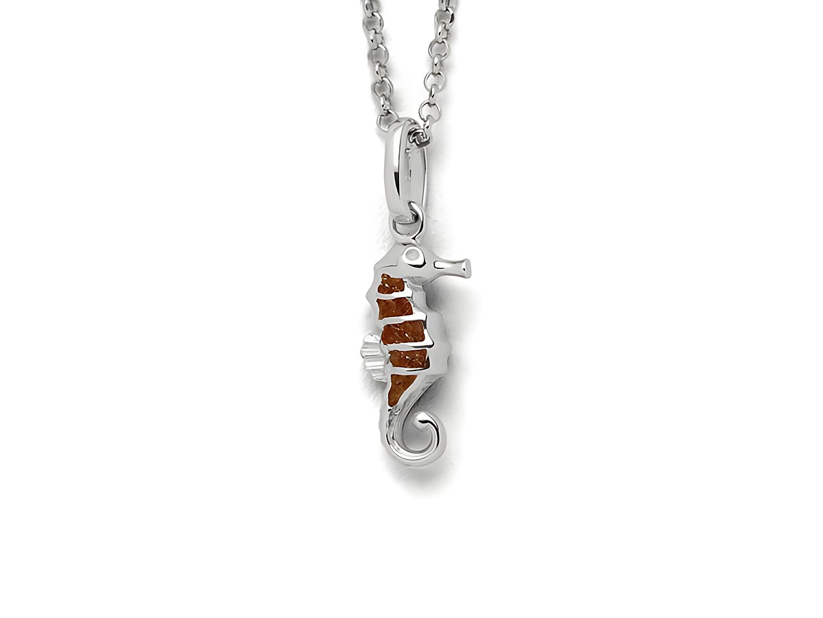 DUR Kette mit Seepferd Pendant aus Sterling Silber und orangefarbenen Details, Gesamtlänge 42cm, elegant und maritim inspirierte Schmuckstück für einen besonderen Look.