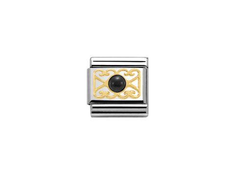 Classic STONES bicolor charm von Nomination mit vier Herzen aus schwarzem Onyx, umrandet von einer eleganten goldenen Verzierung auf silbernem Hintergrund. Ideal für die Elegance Collection.