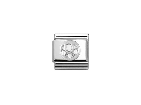 Buchstabenanhänger aus Silber mit dem Buchstaben O und Zirkonia-Stücken, von Nomination, Modell Classic 330301 15, elegant und zeitlos gestaltet für individuelle Schmuckstücke.
