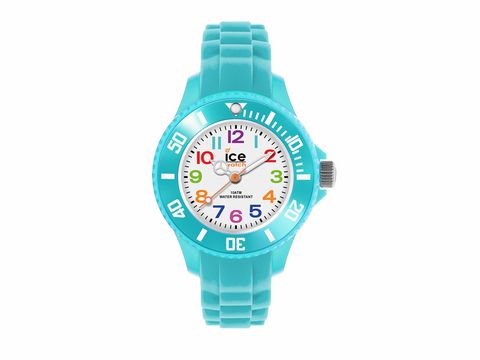 Die Ice Watch ICE mini in türkis, Extra small, Modell 012732 zeigt ein bunt gestaltetes Ziffernblatt mit großen Zahlen und einer strapazierfähigen Silikonarmband. Ideal als Kinderuhr.