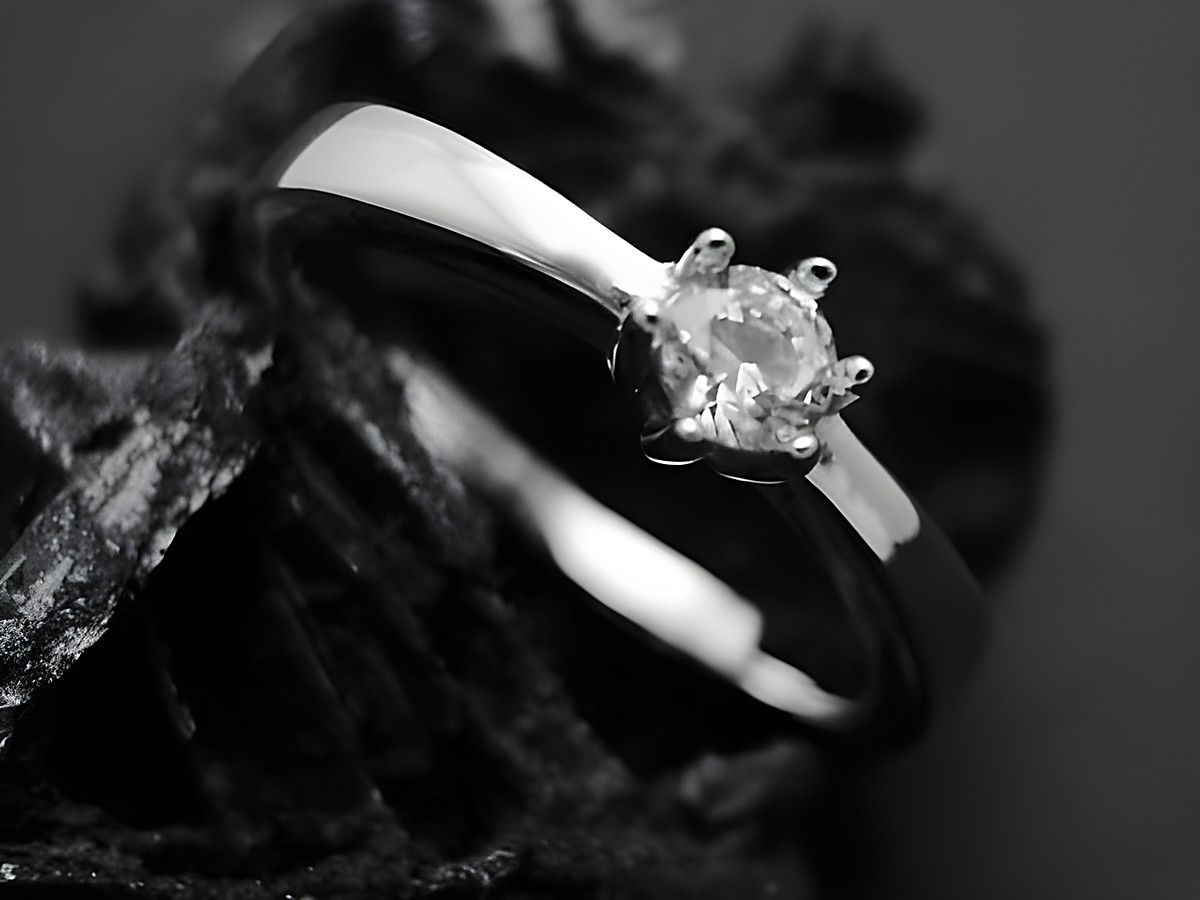 Silberring mit Krappenfassung, 4,9 mm Zirkonia, aus rhodiniertem Sterling Silber, Größe 54, Hersteller Juwelier Harnisch, bis Größe 54 bzw. 17,2.