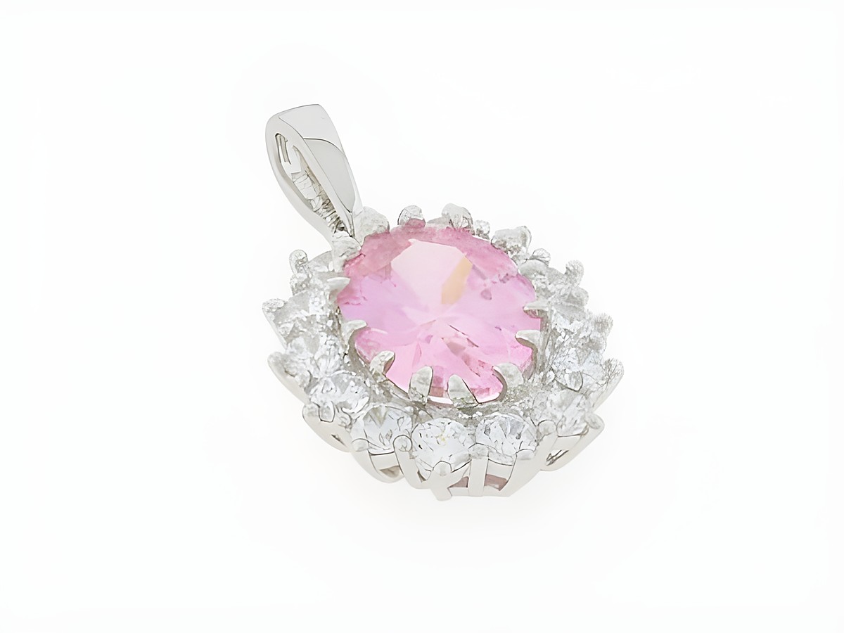 Silber Anhänger oval ausdruckstark mit pinkem Zirkonia im Zentrum, umgeben von glitzerndem Zirkonia, Hersteller Juwelier Harnisch, ideal für edle Anlässe.
