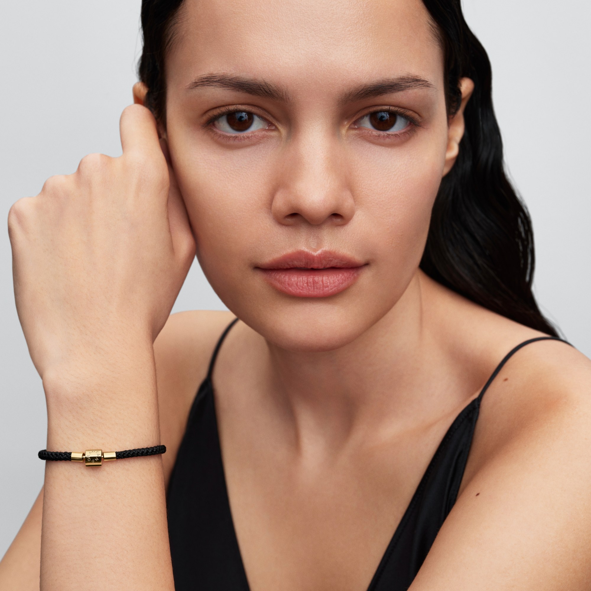 Pandora Schimmerndes schwarzes Kordelarmband - Gelbgold Vergoldung - Textilkordel - 16 cm – Ansicht 2