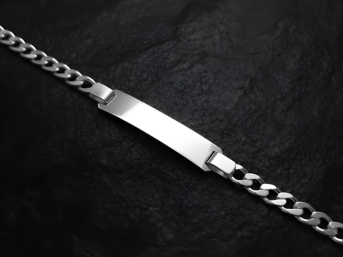 Gravur Armband 21 cm aus 925 Sterling Silber von Juwelier Harnisch für Männer, elegant mit einem glatten Gravurfeld und einer robusten Kettenstruktur.