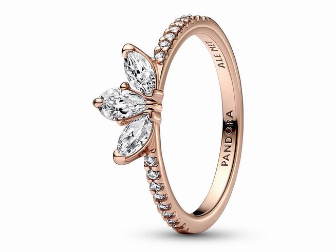 Der roségold vergoldete Pandora Ring zeigt ein funkelndes Herbarium Cluster Design mit mehreren klaren Zirkonia-Steinen, Größe 58, elegant und stilvoll.