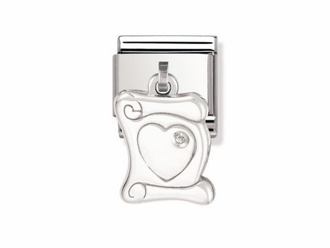 Silberner Anhänger von Nomination Classic mit einem Herzmotiv und einem funkelnden Stein, ideal für Liebesbriefe und romantische Geschenke. Perfekt als charm für eine Schmuckkollektion.