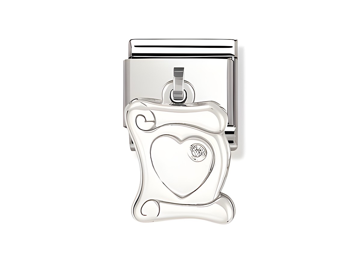 Silberner Anhänger von Nomination Classic mit einem Herzmotiv und einem funkelnden Stein, ideal für Liebesbriefe und romantische Geschenke. Perfekt als charm für eine Schmuckkollektion.