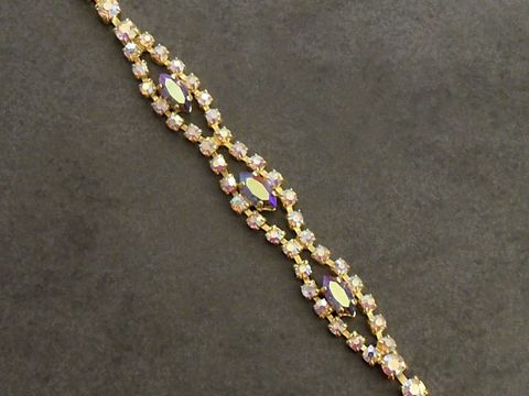 Strass Armband weiblich bunt mit goldfarbenen Elementen, Länge 19-20 cm, von Hersteller Juwelier Harnisch, ideal für elegante Anlässe, glitzernder Schmuck für jeden Stil.