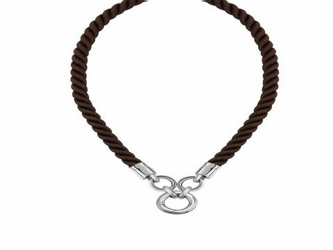 Ti Sento Charms Kette Kordel 40cm braun mit gedrehtem Design und silbernen Verschlüssen, ideal für das Tragen von Charms und Accessoires. Elegant und vielseitig einsetzbar.