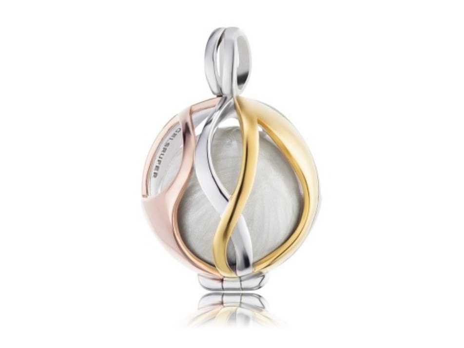 Ein eleganter Klangkugel Anhänger in Tricolor-Design mit Perlmutt-Element. Die metallischen Details sind in Roségold, Silber und Gold gehalten und verleihen dem Schmuckstück einen stilvollen Look.