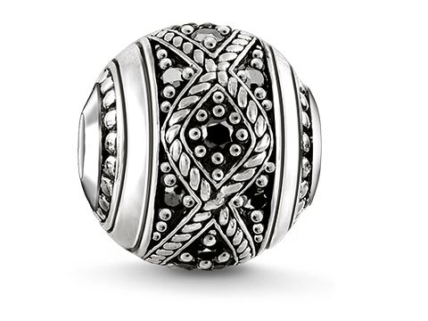 Schwarzer Love Knot Karma Bead von Thomas Sabo, aus Silber mit kunstvollen Zirkonia-Verzierungen, elegantes und lebendiges Design, ideal für individuelles Schmuckstyling.