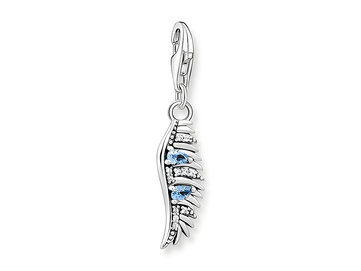 Charm-Anhänger von Thomas Sabo aus geschwärztem Sterling Silber mit Phönix Flügel Design, verziert mit synthetischem Spinell und Zirkonia in blauen und klaren Farben.