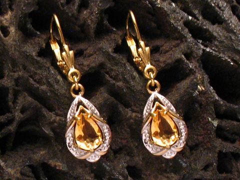 Ohrringe traumhaft aus Gold mit Citrin, Hersteller Juwelier Harnisch, Ohrhänger mit funkelndem Stein, ideal für besondere Anlässe und eleganten Stil.