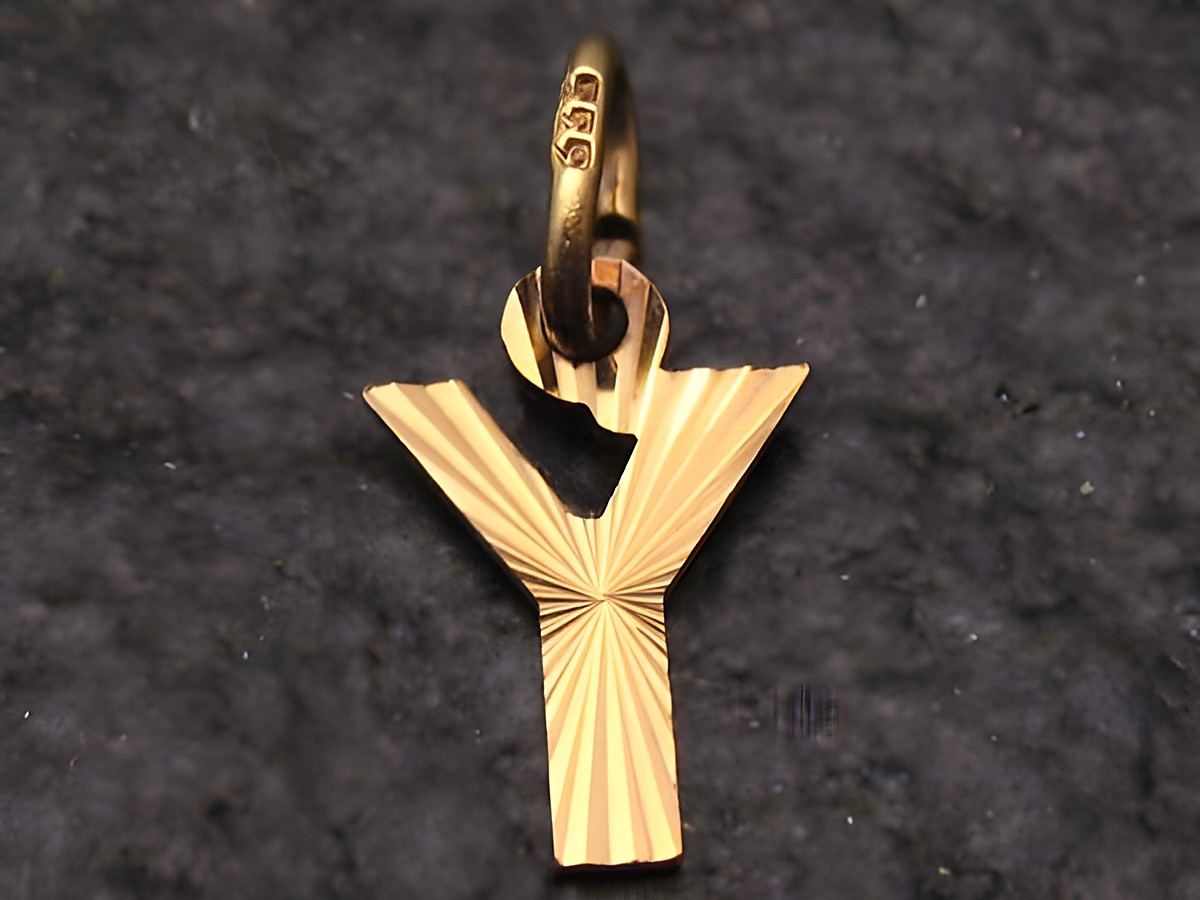 Y Gold 333 Druck Buchstaben Anhänger schlicht Hersteller Juwelier Harnisch Buchstabe Y mit einer strahlenden Oberflächenstruktur und eleganter Form. Ideal als individuelles Schmuckstück.