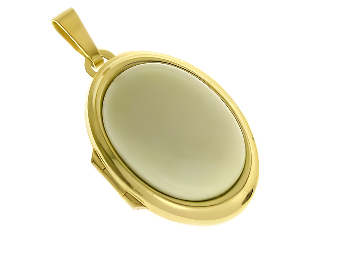Lemon Chrysopras Medaillon Cabochon aus Gold 585 vom Hersteller Juwelier Harnisch, ovaler, glatter Stein in goldfarbener Fassung, elegantes Schmuckstück für besondere Anlässe.