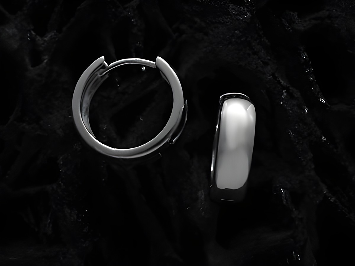 Klassische Creolen aus rhodiniertem Sterling Silber mit einem Durchmesser von 1,4 cm, poliert, Hersteller Juwelier Harnisch, ideal für den täglichen Gebrauch, bis 15 mm breit.