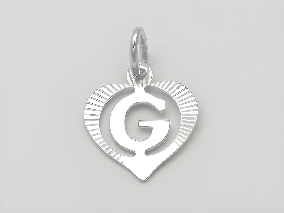 Silberner Herz Anhänger aus 925 Silber mit diamantiertem Buchstaben G, hergestellt von Juwelier Harnisch, elegantes und modernes Schmuckstück.
