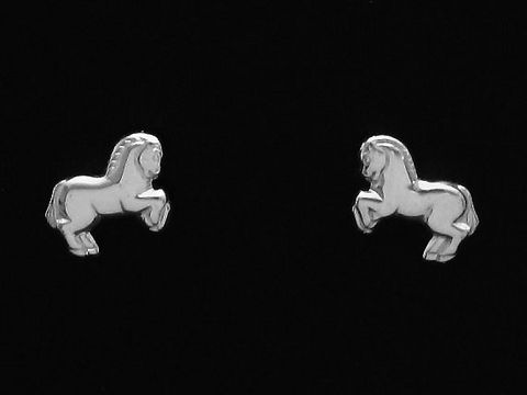 Ohrringe Pferdchen aus Sterling Silber, niedlich und verspielt gestaltet, eignen sich perfekt für Kinder. Hersteller Juwelier Harnisch, ideal für kleine Pferdefans.