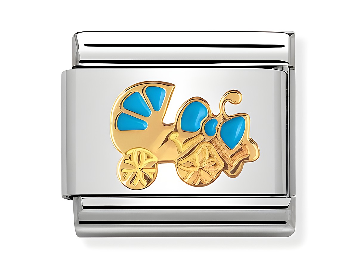 Bilderbeschreibung eines blauen Kinderwagens aus Emaille von Nomination, Modell Composable Classic, mit goldenen Elementen auf silbernem Hintergrund, ideal für die Kategorie Alltag.