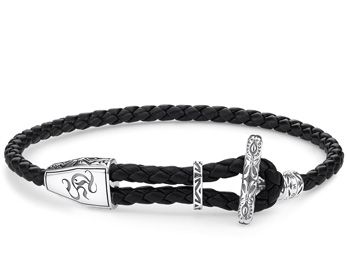 Schwarzes geflochtenes Armband von Thomas Sabo A1859-682-11-L25v mit silbernen Verschlussdetails, geeignet für Handgelenke von ca. 14 bis 25 cm. Perfektes Accessoire für jeden Anlass.