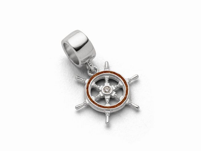 Charm Steuerrad aus Sterling Silber mit Bernstein und Zirkonia, gefertigt von DUR. Der Anhänger zeigt ein detailliertes Steuerrad-Design mit einem funkelnden Zirkonia in der Mitte.