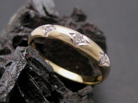 Gold Ring zeitlos Gold 333 bicolor mit Diamanten, Goldring Größe 55,5, Hersteller Juwelier Harnisch, bis Größe 56/18.