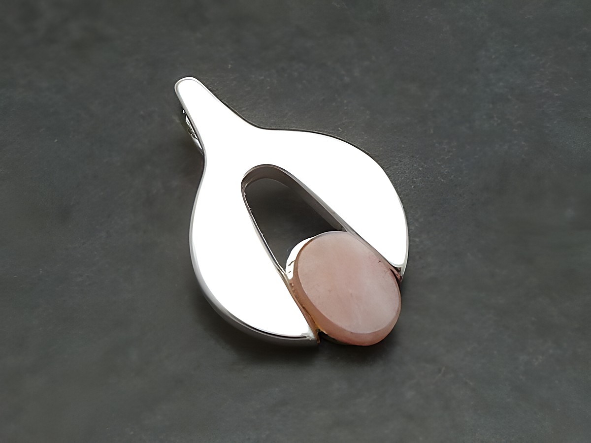 Silber Anhänger ECHT Rhodochrosit 18x12mm in stilvollem Design mit einer ovale, zartrosa Rhodochrosit-Einlage, ideal für Schmuckliebhaber, Hersteller Juwelier Harnisch.