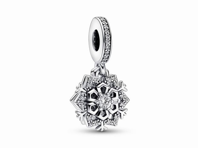 Sterling Silber Pandora Charm mit Zirkonia in klarer Farbe, gestaltet als detailreiche Schneeflocke mit funkelnden Elementen, ideal für Armbänder und Schmuckliebhaber.