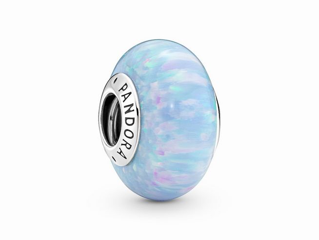 Schillerndes Ozeanblaues Charm von Pandora aus Sterling Silber mit synthetischem Opal in Blau, gefertigt aus Murano-Glas.