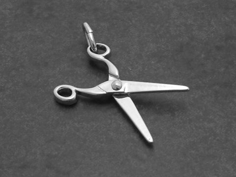 Silber Anhänger in Form einer beweglichen Schere mit hochwertigem Top-Design, Hersteller Juwelier Harnisch, ideal für Friseure und kreative Berufe.