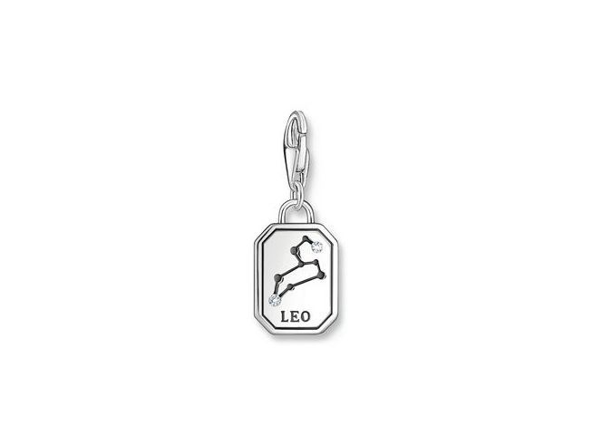 Charm-Anhänger von Thomas Sabo mit dem Sternzeichen Löwe, aus geschwärztem Silber, mit Zirkonia, zeigt das Sternbild und die Aufschrift LEO, perfekt für astrologische Schmuckliebhaber.